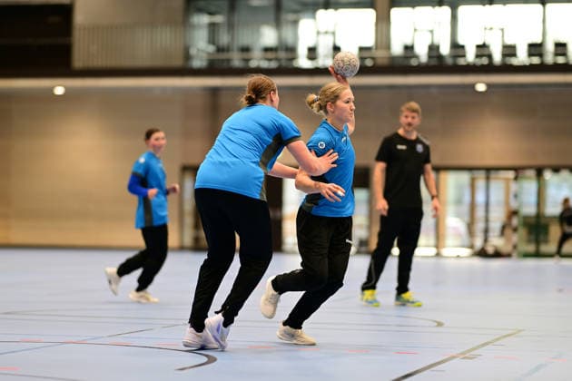 Handball I Women I Season 2025 2026 I 1 HBF I Buxtehuder SV I Coach introduction I 08 12 2025 Introduction of the new coach at Buxtehuder SV, Team Buxtehude Head Coach Nicolaj Andersson, Nicolaj Bredekjaer Andersson, Name Andersson, Nicolaj Bredekjaer, Age 37, Nationality Denmark, Dane Here you can see Linn Lück against Johanna Andresen Buxtehude Halle Nord Niedersachsen Germany Copyright: xLobeca FelixxSchlikisx