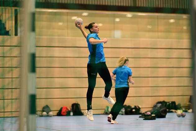Handball I Women I Season 2025 2026 I 1 HBF I Buxtehuder SV I Coach introduction I 08 12 2025 Introduction of the new coach at Buxtehuder SV, Team Buxtehude Head Coach Nicolaj Andersson, Nicolaj Bredekjaer Andersson, Name Andersson, Nicolaj Bredekjaer, Age 37, Nationality Denmark, Dane Here to see Maj Nielsen 5, Buxtehuder Sportverein Buxtehude Halle Nord Niedersachsen Germany Copyright: xLobeca FelixxSchlikisx