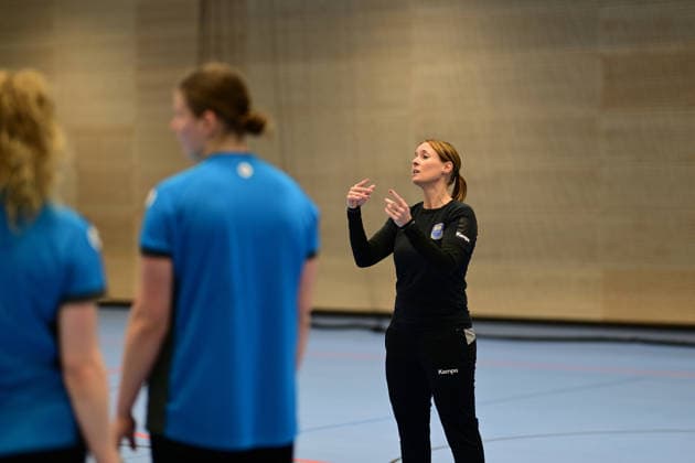 Handball I Women I Season 2025 2026 I 1 HBF I Buxtehuder SV I Coach presentation I 08 12 2025 Debbie Klijn Buxtehuder Sportverein at the presentation of the new coach at Buxtehuder SV, Team Buxtehude Head Coach Nicolaj Andersson, Nicolaj Bredekjaer Andersson, Name Andersson, Nicolaj Bredekjaer, Age 37, Nationality Denmark, Dane Buxtehude Halle Nord Niedersachsen Germany Copyright: xLobeca FelixxSchlikisx