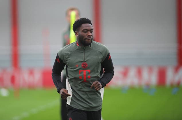 Football, Men, Champions League, Season 2025 2026, FC Bayern Munich, Final training Alphonso Davies FC Bayern Munich running, head, upper body