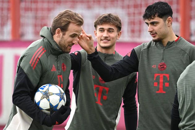 from left Harry KANE Bayern Muenchen ,Tom BISCHOF Bayern Muenchen , Aleksandar PAVLOVIC Bayern Muenchen final training on 08 12 2025 Football Champions League,Season 2025 26, League phase FC Bayern Muenchen Sporting CP on 09 12 2025