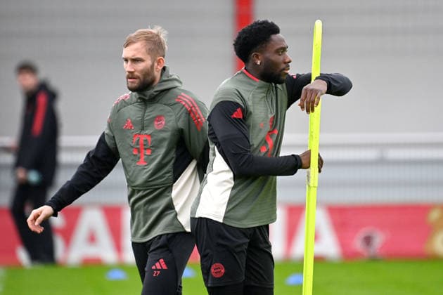v re Alphonso DAVIES Bayern Muenchen , Konrad LAIMER Bayern Muenchen final training on 08 12 2025 Football Champions League,Season 2025 26, League phase FC Bayern Muenchen Sporting CP on 09 12 2025