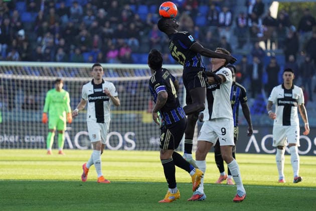 Pisa s Idrissa Toure ....During the Serie A soccer match between Pisa and Parma at the Cetilar Arena Romeo Anconetani Stadium in Pisa; Center West Italy; saturday Dicember 08; 2025 ; Soccer  Copyright: x AlessandroxLaxRoccax
