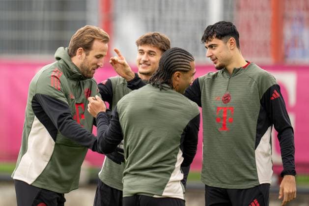 Harry Kane 9 FC Bayern Muenchen , Alexandar Pavlovic 45 FC Bayern Muenchen , Serge Gnabry 7 FC Bayern Muenchen , Final training, FC Bayern Muenchen vs Sporting Lisbon, Football, Champions League, 08 12 2025 Muenchen Bayern Germany Copyright: xkolbert-press MarcxMarasescux