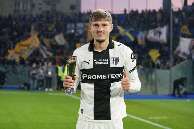 Parma s Adrian Benedyczak ....During the Serie A soccer match between Pisa and Parma at the Cetilar Arena Romeo Anconetani Stadium in Pisa; Center West Italy; saturday Dicember 08; 2025 ; Soccer  Copyright: x AlessandroxLaxRoccax