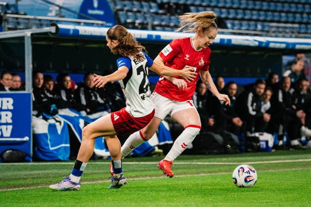 Google Pixel Frauen Bundesliga Hamburger SV vs 1 FC Köln, 08 12 2025 Weronika Zawistowska 1 FC Köln, 10 vs Leni Eggert Hamburger SV, 29 Soccer, Google Pixel Frauen Bundesliga, 12 Matchday Hamburger SV vs 1 FC Köln on 08 12 2025 at Volksparkstadion, Hamburg DFB REGULATIONS PROHIBIT ANY USE OF PHOTOGRAPHS AS IMAGE SEQUENCES AND OR QUASI VIDEO Copyright: xBEAUTIFULxSPORTS Tonhäuserx