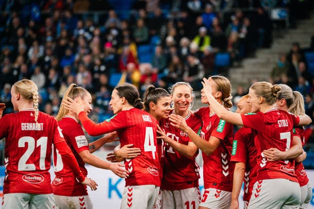 Google Pixel Women Bundesliga Hamburger SV vs 1 FC Köln, 08 12 2025 GOAL, CHEER by Sandra Maria Jessen 1 FC Köln, 6 to 0 1 Soccer, Google Pixel Women Bundesliga, 12 Matchday Hamburger SV vs 1 FC Köln on 08 12 2025 at Volksparkstadion, Hamburg DFB REGULATIONS PROHIBIT ANY USE OF PHOTOGRAPHS AS IMAGE SEQUENCES AND OR QUASI VIDEO Copyright: xBEAUTIFULxSPORTS Tonhäuserx