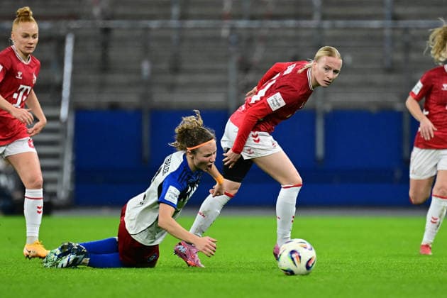 Soccer I Women I Season 2025 2026 I Bundesliga I 12 Matchday I Hamburger SV 1 FC Köln I 08 12 2025 Melanie Brunnthaler 11, Hamburger SV Pauline Marie Bremer 11, 1 FC Köln Hamburg Volkspark, Volksparkstadion, Stadion, Volkspark Stadion Hamburg Germany Copyright: xLobeca FelixxSchlikisx