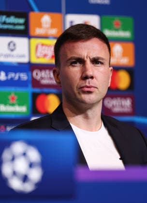 08 12 2025, Press conference with coach Dino Toppmöller and Mario Götze, Football UEFA Champions League, FC Barcelona Eintracht Frankfurt DFL DFB REGULATIONS PROHIBIT ANY USE OF PHOTOGRAPHS AS IMAGE SEQUENCES AND OR QUASI VIDEO xdcx Copyright: HMBxMedia Claus
