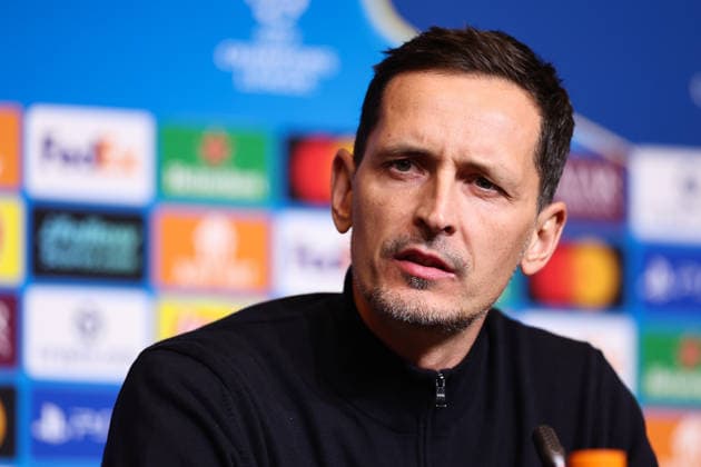 08 12 2025, Press conference with coach Dino Toppmöller and Mario Götze, Football UEFA Champions League, FC Barcelona Eintracht Frankfurt DFL DFB REGULATIONS PROHIBIT ANY USE OF PHOTOGRAPHS AS IMAGE SEQUENCES AND OR QUASI VIDEO xdcx Copyright: HMBxMedia Claus