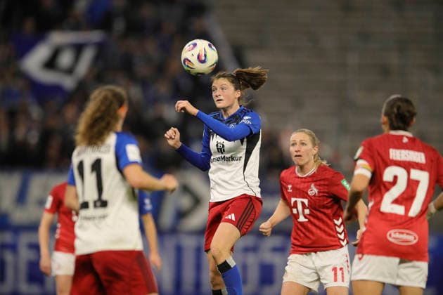 Photo Lotta WREDE HSV heads against Pauline BREMER Köln , right Football Pixel Bundesliga Women on Mon 08 12 2025 12 Matchday Hamburger SV 1 FC Köln