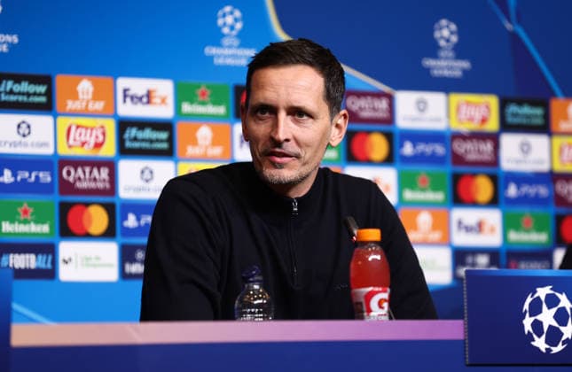 08 12 2025, Press conference with coach Dino Toppmöller and Mario Götze, Football UEFA Champions League, FC Barcelona Eintracht Frankfurt DFL DFB REGULATIONS PROHIBIT ANY USE OF PHOTOGRAPHS AS IMAGE SEQUENCES AND OR QUASI VIDEO xdcx Copyright: HMBxMedia Claus