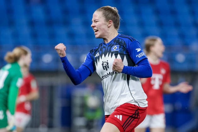 Goalscorer Christin Meyer Hamburger SV, 16 with goal celebration, cheering, jubilant, optimistic, game scene, highlight, joy about the goal to 1 2, THE DFB REGULATIONS PROHIBIT ANY USE OF PHOTOGRAPHS AS IMAGE SEQUENCES AND OR QUASI VIDEO , 08 12 2025, Hamburg Germany , Football, Google Pixel Womens Bundesliga, Hamburger SV 1 FC Köln xobx