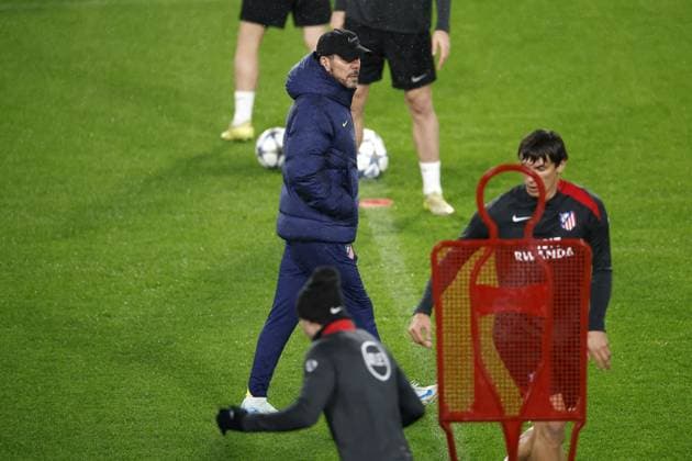EINDHOVEN - Coach Diego Simeone of Club Atletico de Madrid during a training session prior to the UEFA Champions League match between PSV Eindhoven and AtlÃ tico Madrid at the Phillips Stadium on December 8, 2025, in Eindhoven, Netherlands. ANP MAURICE VAN STEEN xVIxANPxSportx xxANPxIVx 544311393 originalFilename: 544311393.jpg