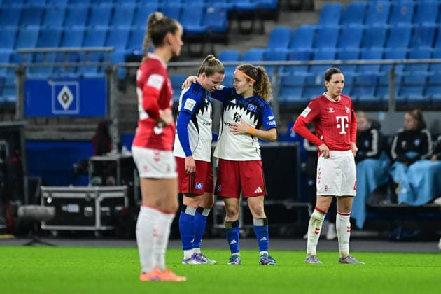 Soccer I Women I Season 2025 2026 I Bundesliga I 12 Matchday I Hamburger SV 1 FC Köln I 08 12 2025 Christin Martina Ingrid Meyer 16, Hamburger SV with Melanie Brunnthaler 11, Hamburger SV Hamburg Volkspark, Volksparkstadion, Stadion, Volkspark Stadion Hamburg Germany Copyright: xLobeca FelixxSchlikisx