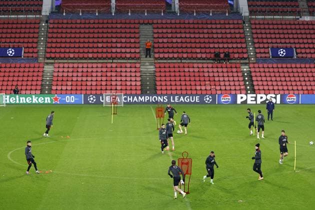 EINDHOVEN - AtlÃ tico Madrid players during a training session prior to the UEFA Champions League match between PSV Eindhoven and AtlÃ tico Madrid at the Phillips Stadium on December 8, 2025, in Eindhoven, Netherlands. ANP MAURICE VAN STEEN xVIxANPxSportx xxANPxIVx 544311503 originalFilename: 544311503.jpg