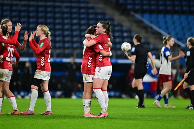 Soccer I Women I Season 2025 2026 I Bundesliga I 12 Matchday I Hamburger SV 1 FC Köln I 08 12 2025 Cheers, excitement, enthusiasm, euphoria, joy, happiness, cheerfulness at 1 FC Köln Women Hamburg Volkspark, Volksparkstadion, stadium, Volkspark Stadion Hamburg Germany Copyright: xLobeca FelixxSchlikisx