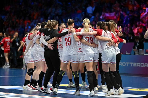 2025.12.08 Rotterdam pilka reczna kobiet Mistrzostwa Swiata Polska - Austria N z radosc emocje druzyna Foto Lukasz Laskowski PressFocus 2025.12.08 Rotterdam IHF WomenÕs Handball World Championship, WM, Weltmeisterschaft Poland vs Austria radosc emocje druzyna Credit: Lukasz Laskowski PressFocus NEWSPIX.PL --- newspix.pl 