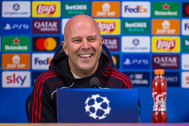 Football - UEFA Champions League - League Phase - MD6 - Internazionale Milano v Liverpool FC - MD-1 MILAN, ITALY - Monday, December 8, 2025: Liverpool s head coach Arne Slot during a press conference, PK, Pressekonferenz at the Stadio San Siro ahead of the UEFA Champions League match between Internazionale Milano and Liverpool FC. (Photo by David Rawcliffe Propaganda) MILAN Stadio San Siro LOMBARDY ITALY  Copyright: xDavidxRawcliffex P2025-12-08-Inter_Liverpool_MD-1_Press_Conf