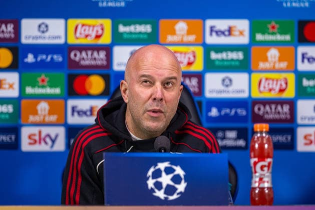 Football - UEFA Champions League - League Phase - MD6 - Internazionale Milano v Liverpool FC - MD-1 MILAN, ITALY - Monday, December 8, 2025: Liverpool s head coach Arne Slot during a press conference, PK, Pressekonferenz at the Stadio San Siro ahead of the UEFA Champions League match between Internazionale Milano and Liverpool FC. (Photo by David Rawcliffe Propaganda) MILAN Stadio San Siro LOMBARDY ITALY  Copyright: xDavidxRawcliffex P2025-12-08-Inter_Liverpool_MD-1_Press_Conf-4