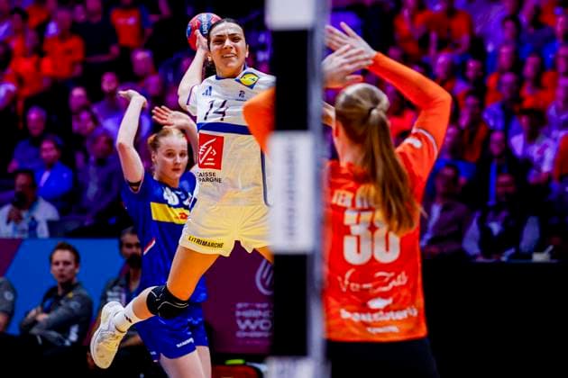 Nina Dury of France throw the ball Netherlands v France, 27th IHF Women s Handball World Championship, WM, Weltmeisterschaft - Main Round, Netherlands v France, Ahoy, December 8, 2025, Rotterdam, Netherlands.
