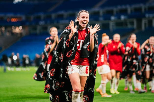Google Pixel Womens Bundesliga Hamburger SV vs 1 FC Köln, 08 12 2025 Sandra Maria Jessen 1 FC Köln, 6 happy after the match Football, Google Pixel Womens Bundesliga, 12 Matchday Hamburger SV vs 1 FC Köln on 08 12 2025 at Volksparkstadion, Hamburg DFB REGULATIONS PROHIBIT ANY USE OF PHOTOGRAPHS AS IMAGE SEQUENCES AND OR QUASI VIDEO Copyright: xBEAUTIFULxSPORTS Tonhäuserx