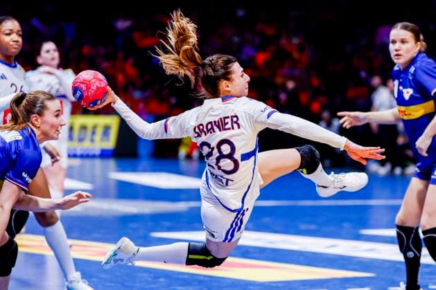 Lucie Granier of France throw the ball Netherlands v France, 27th IHF Women s Handball World Championship, WM, Weltmeisterschaft - Main Round, Netherlands v France, Ahoy, December 8, 2025, Rotterdam, Netherlands.