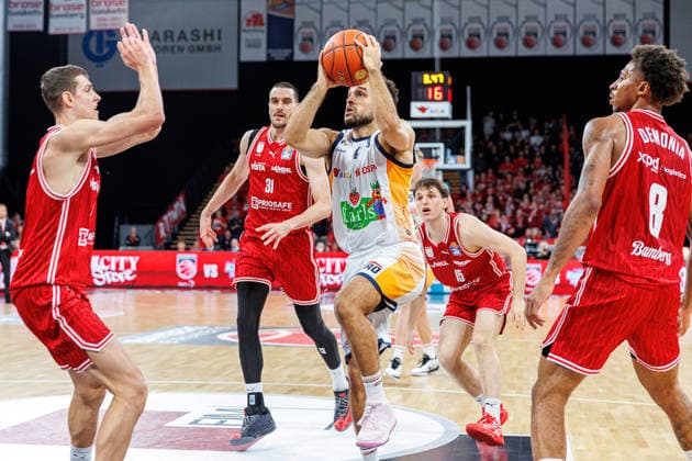 Richard Balint BMA365 Bamberg Baskets, 11 , Daniel Keppeler BMA365 Bamberg Baskets, 31 , Elias Baggette Rostock Seawolves, 04 , Demarcus Demonia BMA365 Bamberg Baskets, 08 , BMA365 Bamberg Baskets vs Rostock Seawolves, Basketball, easyCredit BBL, Matchday 9, 08 12 2025 BMA365 Bamberg Baskets vs Rostock Seawolves, Basketball, easyCredit BBL, Matchday 9, 08 12 2025 Bamberg Copyright: xEibner-Pressefoto G.xSantemizx EP_EER