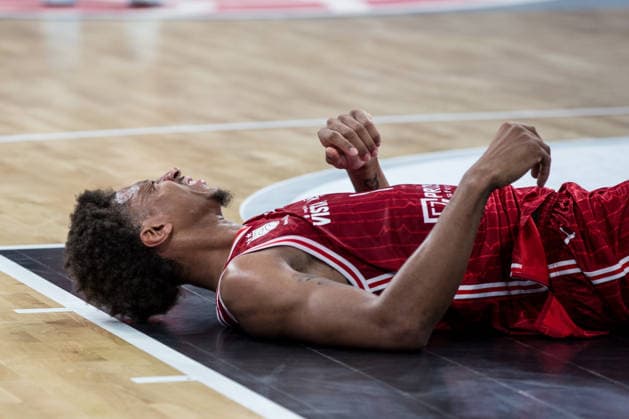 Bamberg, Germany 08 December 2025 1 BBL 2025 2026 BMA365 Bamberg Baskets vs Rostock Seawolves In the picture Demarcus Demonia Bamberg lies on the floor Brose Arena Bayern Copyright: xFotostandx xSchmittx