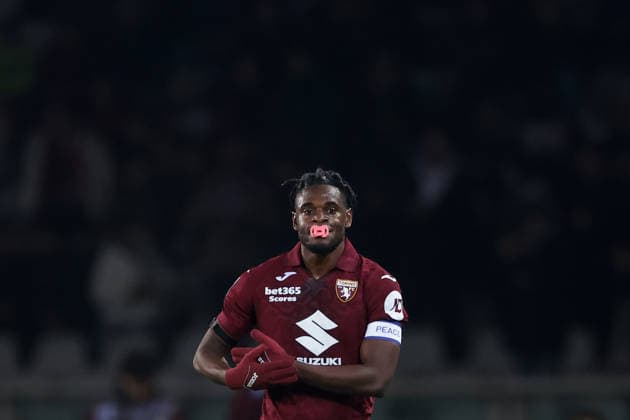 Turin, Italy, 8th December 2025. Duvan Zapata of Torino FC celebrates with a dummy in his mouth after scoring to give the side a 2-0 lead during the Torino vs AC Milan Serie A match at Stadio Grande Torino, Turin. Picture credit should read: Jonathan Moscrop Sportimage EDITORIAL USE ONLY. No use with unauthorised audio, video, data, fixture lists, club league logos or live services. Online in-match use limited to 120 images, no video emulation. No use in betting, games or single club league player publications. SPI_032_JM_TORO_MILAN SPI-4323-0032