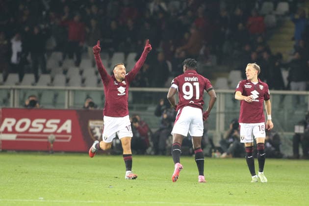 Nikola Vlasic (Torino FC) and Dusan Zapata (Torino FC) celebrates during Torino FC vs AC Milan, Italian soccer Serie A match in Turin, Italy, December 08 2025  Copyright: xClaudioxBenedetto IPAxSportx xipa-agency.netx xx IPA_68927066 IPA_Agency_IPA68927066