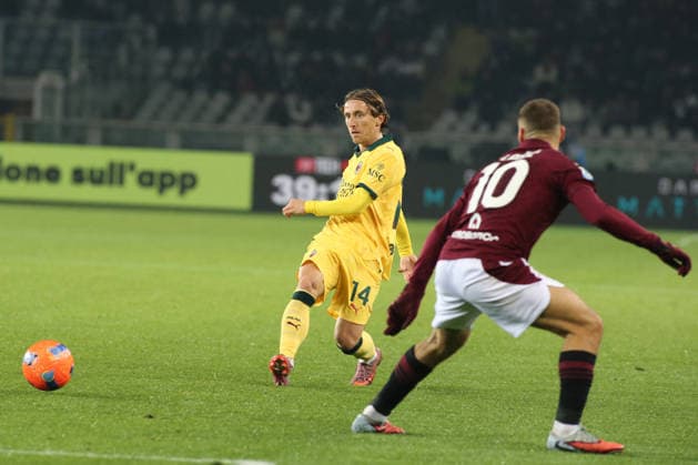 CALCIO - Serie A - Torino FC vs AC Milan Luca Modric (AC Milan) in action during Torino FC vs AC Milan, Italian soccer Serie A match in Turin, Italy, December 08 2025 Turin Italy  Copyright: xIPAxSport ABACAx