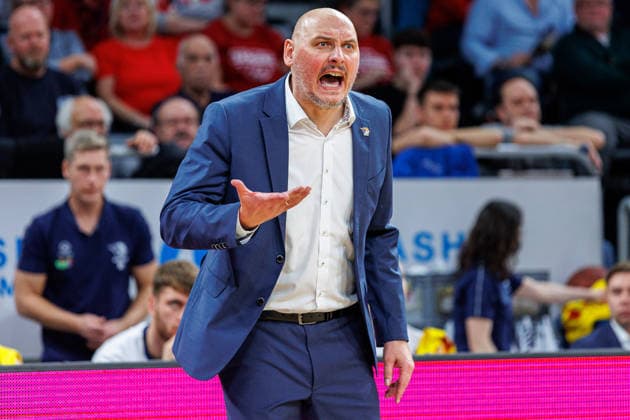 Przemyslaw Frasunkiewicz Rostock Seawolves, Coach , single picture, single photo, portrait, portraet, BMA365 Bamberg Baskets vs Rostock Seawolves, Basketball, easyCredit BBL, 9 Matchday, 08 12 2025 BMA365 Bamberg Baskets vs Rostock Seawolves, Basketball, easyCredit BBL, 9 Matchday, 08 12 2025 Bamberg Copyright: xEibner-Pressefoto G.xSantemizx EP_EER