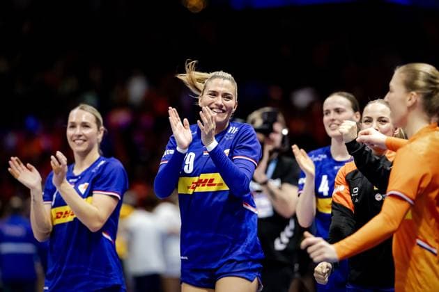ROTTERDAM - Estavana Polman (NED) celebrates victory during the group match between France and the Netherlands in the main round of the World Handball Championship in Ahoy Rotterdam. ANP ROBIN VAN LONKHUIJSEN xVIxANPxSportx xxANPxIVx 544324402 originalFilename: 544324402.jpg