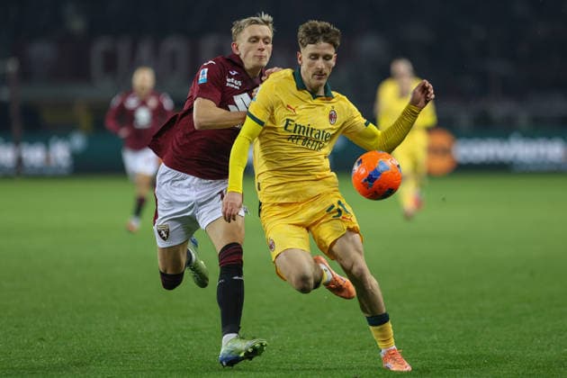 Milan™s Alexis Saelemaekers in action during the Serie A soccer match between Torino and A.C Milan at the Olimpico Grande Torino Stadium in Torino, Italy - Monday, December 8, 2025. - Soccer .  Copyright: xTanoxPecoraro LaPressex
