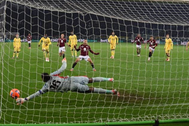 Foto IPP Massimo Rana Torino 08-12-2025 Calcio Campionato di Serie A 2025 2026 Torino-Milan nella foto rigore segnato da nikola vlasic Italy Photo Press - World Copyright italy ITALY  Copyright: xR4924_italyphotopressx
