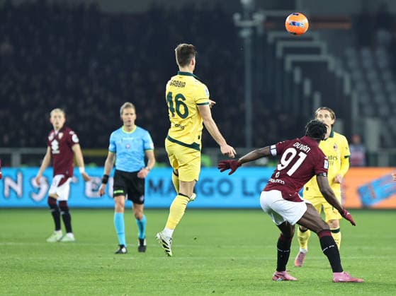 Torino FC v AC Milan - Serie A Matteo Gabbia participates in the Serie A 2025-2026 match between Torino and Milan in Torino, on December 8, 2025. Torino Italy  Copyright: xLorisxRosellix originalFilename:roselli-torinovm251208_npG1f.jpg