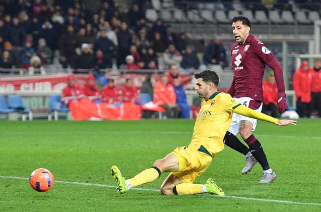 December 8, 2025, Turin, Italy: Milan s Christian Pulisic in action during the italian Serie A soccer match Torino FC vs AC Milan at the Olimpico Grande Torino Stadium in Turin, Italy, 8 December 2025 ANSA ALESSANDRO DI MARCO. Serie A: Torino FC - AC Milan  - ZUMAa110 20251208_zaf_a110_053 Copyright: xAlessandroxxxxxxxxDixMarcox