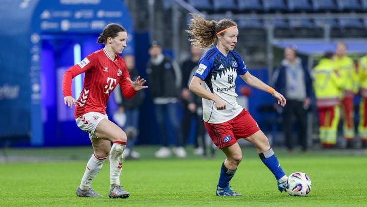 from left Sara Agrez 1 FC Köln, 4 and Melanie Brunnthaler Hamburger SV, 11 in a duel, dynamic, action, action, game scene, THE DFB REGULATIONS PROHIBIT ANY USE OF PHOTOGRAPHS AS IMAGE SEQUENCES AND OR QUASI VIDEO , 08 12 2025, Hamburg Germany , Football, Google Pixel Womens Bundesliga, Hamburger SV 1 FC Köln xobx