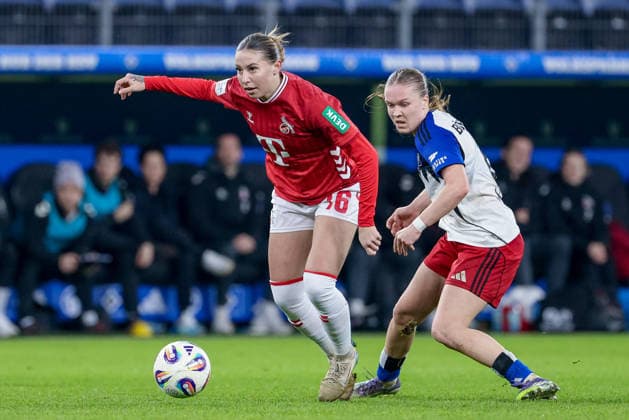 from left Zoe Hasenhauer 1 FC Köln, 16 and Annaleen Böhler Hamburger SV, 6 in a duel, dynamic, action, action, game scene, THE DFB REGULATIONS PROHIBIT ANY USE OF PHOTOGRAPHS AS IMAGE SEQUENCES AND OR QUASI VIDEO , 08 12 2025, Hamburg Germany , Football, Google Pixel Womens Bundesliga, Hamburger SV 1 FC Köln xobx