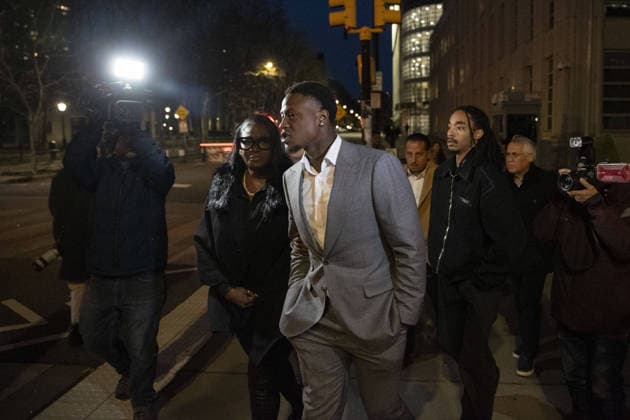 NBA, Basketball Herren, USA Gambling Bust suspect Terry Rozier leaves Brooklyn Federal Court NBA Gambling Bust suspect Terry Rozier leaves Brooklyn Federal Court NEW YORK, UNITED STATES - DECEMBER 8: Miami Heats Terry Rozier leaves Brooklyn federal court after a hearing during his visit to the borough on Monday at the Brooklyn Federal Courthouse in New York, United States, on December 8, 2025. Mostafa Bassim Anadolu New York United States. Editorial use only. Please get in touch for any other usage.  Copyright: x2025xAnadoluxMostafaxBassimx New York United States. Editorial use only. Please get in touch for any other usage.  Copyright: xIMAGO AnadoluxAgencyxIMAGO MostafaxBassimx
