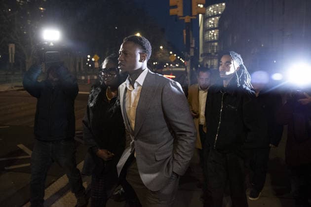 NBA, Basketball Herren, USA Gambling Bust suspect Terry Rozier leaves Brooklyn Federal Court NBA Gambling Bust suspect Terry Rozier leaves Brooklyn Federal Court NEW YORK, UNITED STATES - DECEMBER 8: Miami Heats Terry Rozier leaves Brooklyn federal court after a hearing during his visit to the borough on Monday at the Brooklyn Federal Courthouse in New York, United States, on December 8, 2025. Mostafa Bassim Anadolu New York United States. Editorial use only. Please get in touch for any other usage.  Copyright: x2025xAnadoluxMostafaxBassimx New York United States. Editorial use only. Please get in touch for any other usage.  Copyright: xIMAGO AnadoluxAgencyxIMAGO MostafaxBassimx