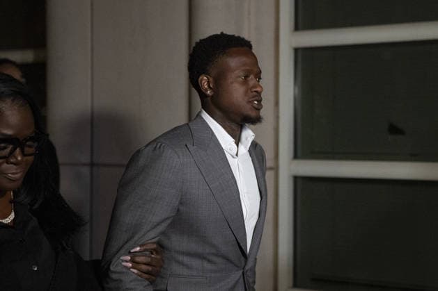 NBA, Basketball Herren, USA Gambling Bust suspect Terry Rozier leaves Brooklyn Federal Court NBA Gambling Bust suspect Terry Rozier leaves Brooklyn Federal Court NEW YORK, UNITED STATES - DECEMBER 8: Miami Heats Terry Rozier leaves Brooklyn federal court after a hearing during his visit to the borough on Monday at the Brooklyn Federal Courthouse in New York, United States, on December 8, 2025. Mostafa Bassim Anadolu New York United States. Editorial use only. Please get in touch for any other usage.  Copyright: x2025xAnadoluxMostafaxBassimx New York United States. Editorial use only. Please get in touch for any other usage.  Copyright: xIMAGO AnadoluxAgencyxIMAGO MostafaxBassimx