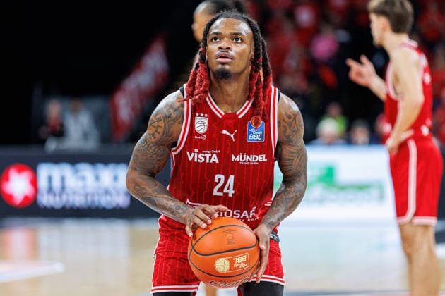 Cobe Williams BMA365 Bamberg Baskets, 24 , single picture, single photo, portrait, portraet, free throw, BMA365 Bamberg Baskets vs Rostock Seawolves, Basketball, easyCredit BBL, 9 Matchday, 08 12 2025 BMA365 Bamberg Baskets vs Rostock Seawolves, Basketball, easyCredit BBL, 9 Matchday, 08 12 2025 Bamberg Copyright: xEibner-Pressefoto G.xSantemizx EP_EER