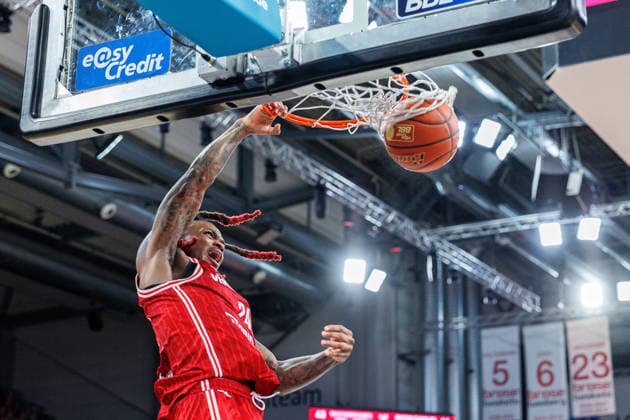 Cobe Williams BMA365 Bamberg Baskets, 24 , single picture, single photo, portrait, portraet, dunking, BMA365 Bamberg Baskets vs Rostock Seawolves, Basketball, easyCredit BBL, 9 Matchday, 08 12 2025 BMA365 Bamberg Baskets vs Rostock Seawolves, Basketball, easyCredit BBL, 9 Matchday, 08 12 2025 Bamberg Copyright: xEibner-Pressefoto G.xSantemizx EP_EER