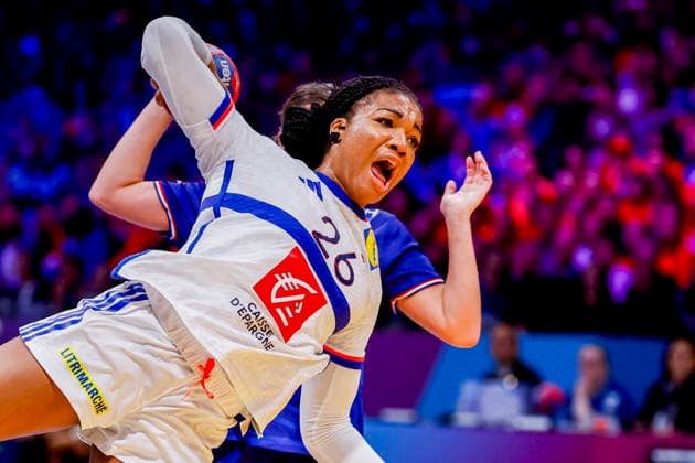 27th IHF Women s Handball World Championship, WM, Weltmeisterschaft - Netherlands vs France, Netherlands Pauletta Foppa of France throw the ball during the 27th IHF Women s Handball World Championship match between Netherlands and France at the Ahoy in Rotterdam, Netherlands, December 08, 2025. Rotterdam Netherlands  Copyright: xMatrixxImagesx xMarcelxterxBalsx