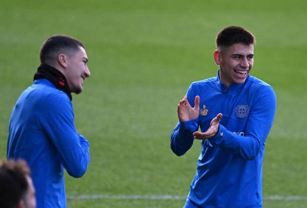 0912 2025, xophax, Football , UEFA Champions League , 2025 2026 , Bayer Leverkusen , Training before the match against Newcastle United Ibrahim Maza , left and Claudio Echeverri , right both Bayer 04 Leverkusen Leverkusen