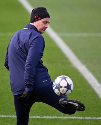0912 2025, xophax, Football , UEFA Champions League , 2025 2026 , Bayer Leverkusen , Training before the match against Newcastle United Coach Kasper Hjulmand Bayer 04 Leverkusen Leverkusen