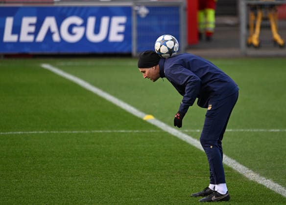 0912 2025, xophax, Football , UEFA Champions League , 2025 2026 , Bayer Leverkusen , Training before the match against Newcastle United Coach Kasper Hjulmand Bayer 04 Leverkusen Leverkusen