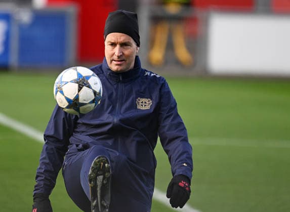 0912 2025, xophax, Football , UEFA Champions League , 2025 2026 , Bayer Leverkusen , Training before the match against Newcastle United Coach Kasper Hjulmand Bayer 04 Leverkusen Leverkusen
